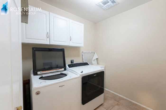 Building Photo - 3122 E Monterosa St