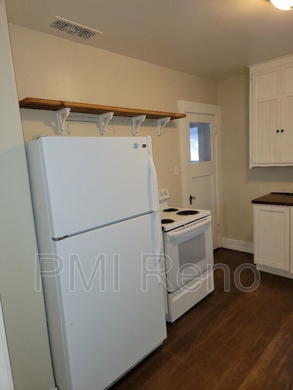 Building Photo - 315 Ryland St