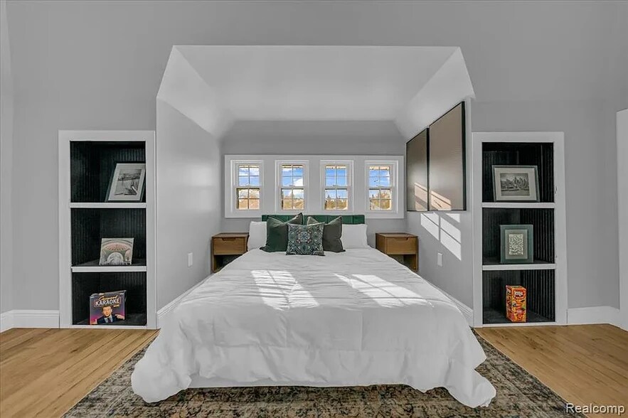 Building Photo - 1502 Virginia Park St