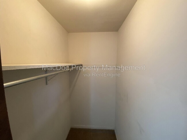 Building Photo - 5145 Cottonwood Ct