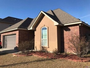 Building Photo - Charming 3 Bedroom 2 Bath home for Rent