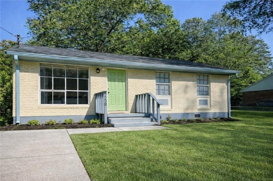 Building Photo - 7230 Mockingbird Trail