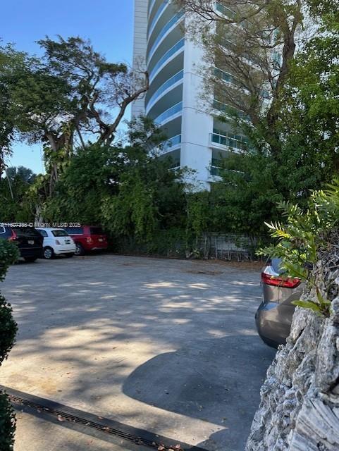 Building Photo - 2201 Brickell Ave
