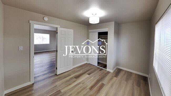 Building Photo - $500 Off First Month! 3BR Home w/ Washer & Dryer on Spacious 1-Acre Orchard Lot