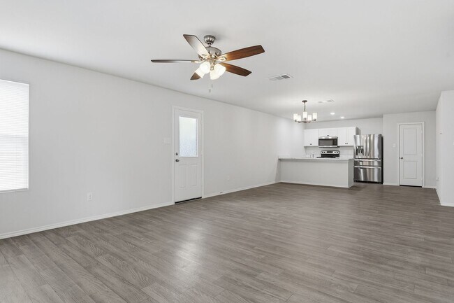 Building Photo - Contemporary in Cleburne!