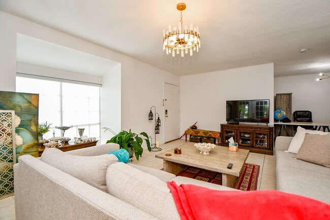 Building Photo - 12633 Memorial Dr