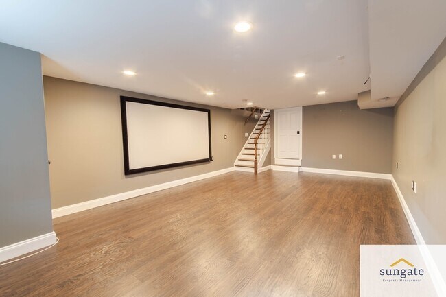 Building Photo - 3206 Hudson St