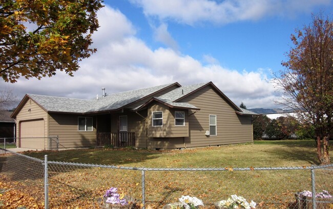 Building Photo - 2307 E O Ct