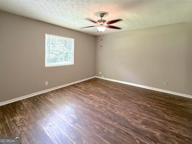 Building Photo - 813 Post Oak Cir