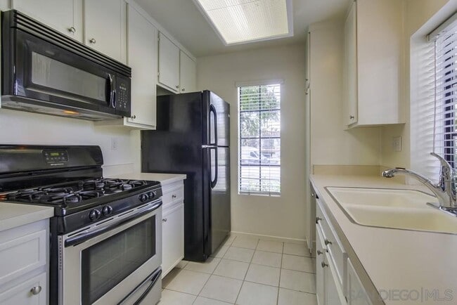 Building Photo - 13115 Wimberly Square