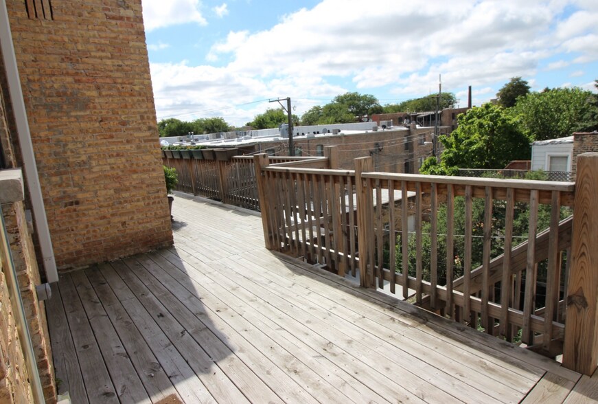 Building Photo - 1303 W Columbia Ave