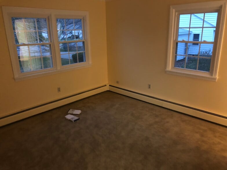 Building Photo - 663 Essex St