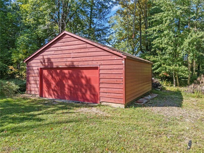 Building Photo - 6713 Farview Rd