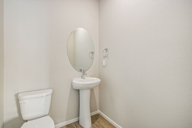 Building Photo - Stunning Townhome in Northridge Trails