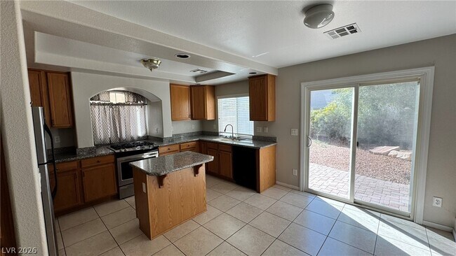 Building Photo - 10585 Medicine Bow St