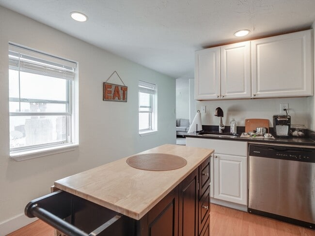 Building Photo - 30 Mercer St