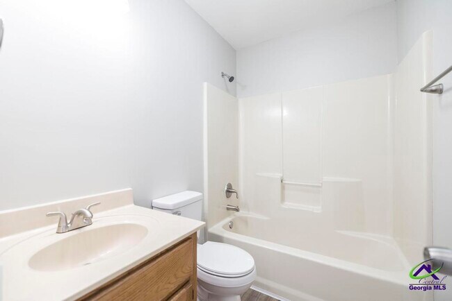 Building Photo - 83 Hamilton Woods Dr