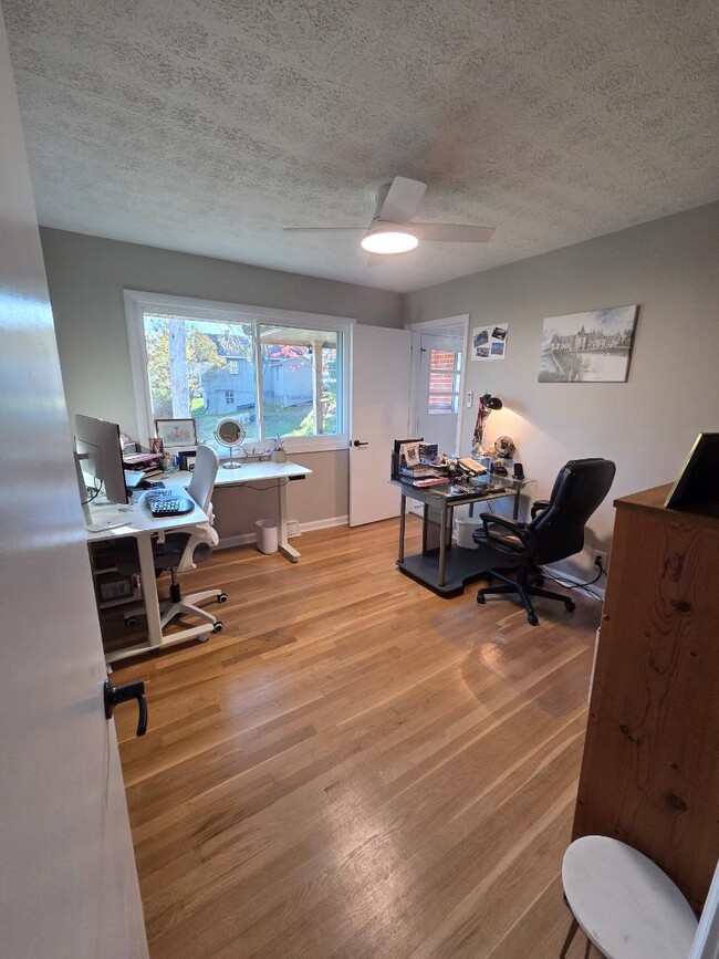 Building Photo - 100 9th Ave