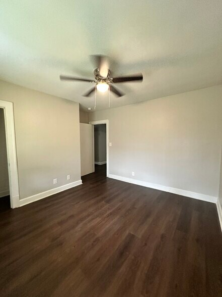 Building Photo - 1809 Middle Tennessee Blvd