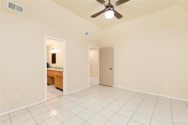 Building Photo - 1216 Bluebird Ave
