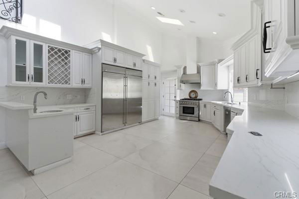 Building Photo - 5048 Hesperia Ave