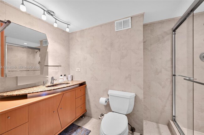 Building Photo - 6039 Collins Ave