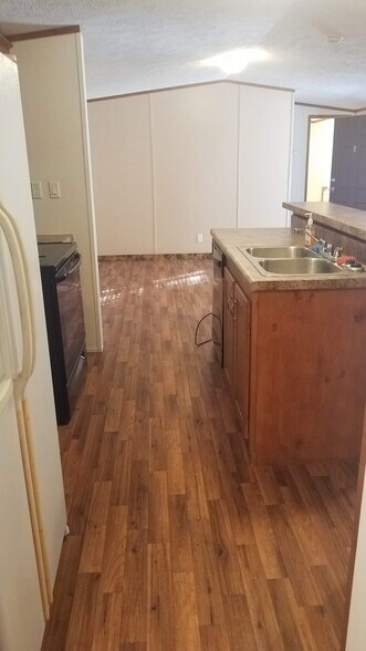 Kitchen - 3108 Medina Hwy