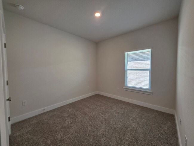 Building Photo - 5839 Sargassum Ln