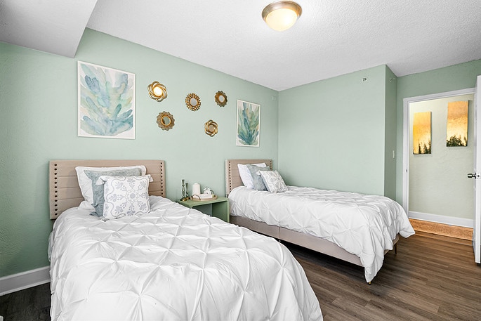 Building Photo - 3315 58th Ave S