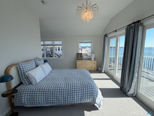 Building Photo - 18 Field Ct