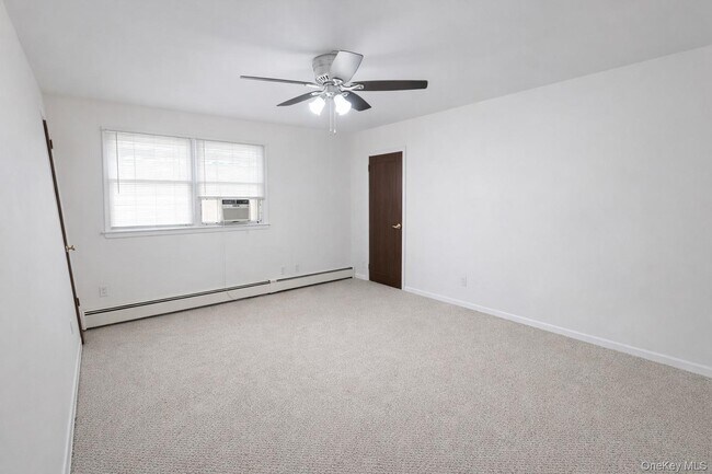 Building Photo - 14 Upland Dr