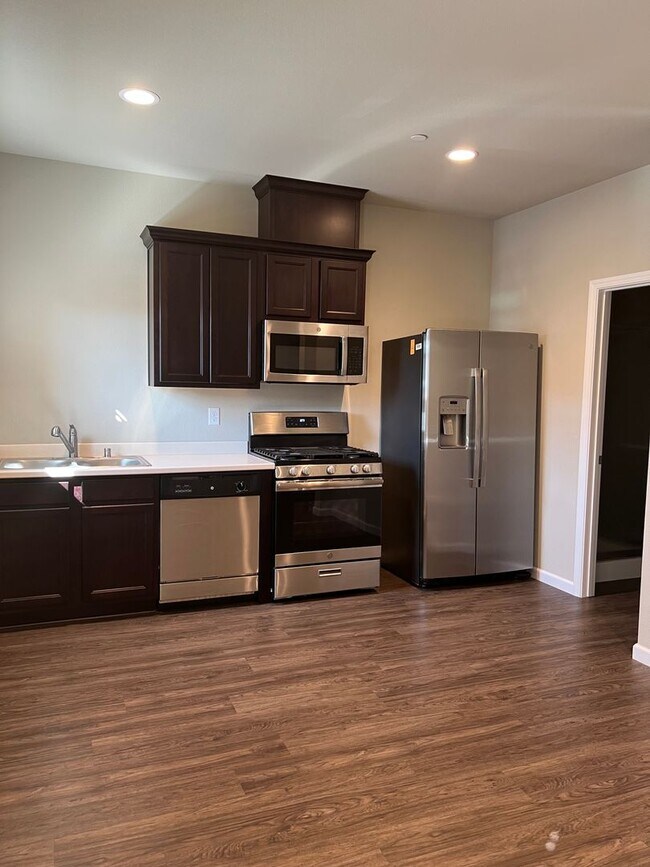 Building Photo - Park Pointe