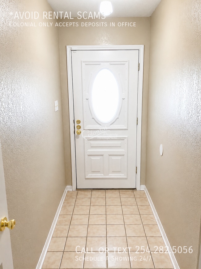 Building Photo - 801 Doubles Ct