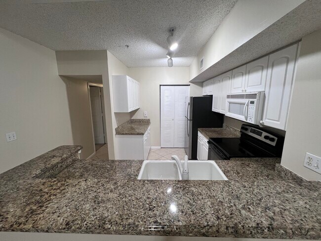 Building Photo - 284 Village Blvd