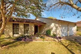 Building Photo - 3916 Stoney Hill