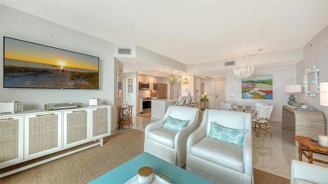 Building Photo - 800 N Tamiami Trl