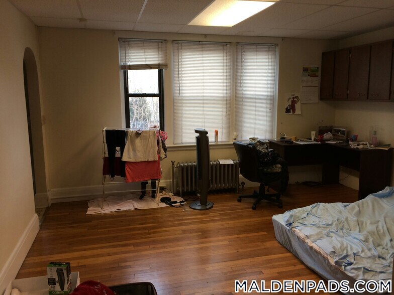 Primary Photo - 349 Pleasant St
