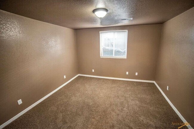 Building Photo - 6933 Cog Hill Ln