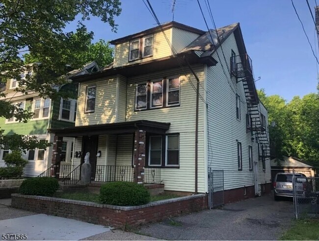 Primary Photo - 66 Poe Ave