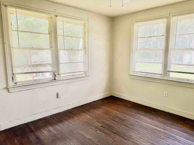 Building Photo - 867 N 39th St