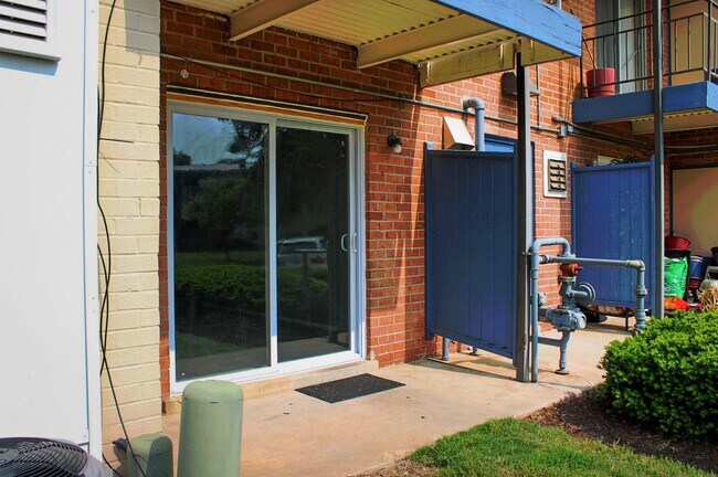 Building Photo - 11402 Cherry Hill Rd