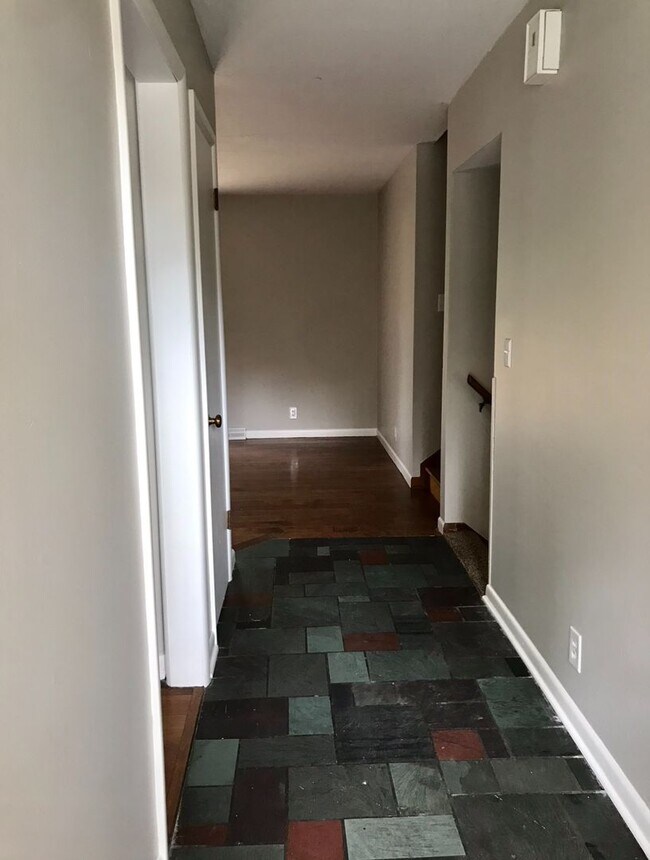 Building Photo - 4 bed / 1 bath 2 car garage home available...