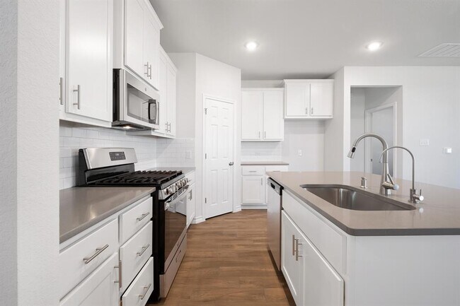 Building Photo - 108 Leatherleaf Dr