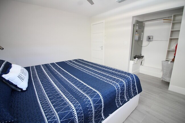 Building Photo - 2548 SE 14th St