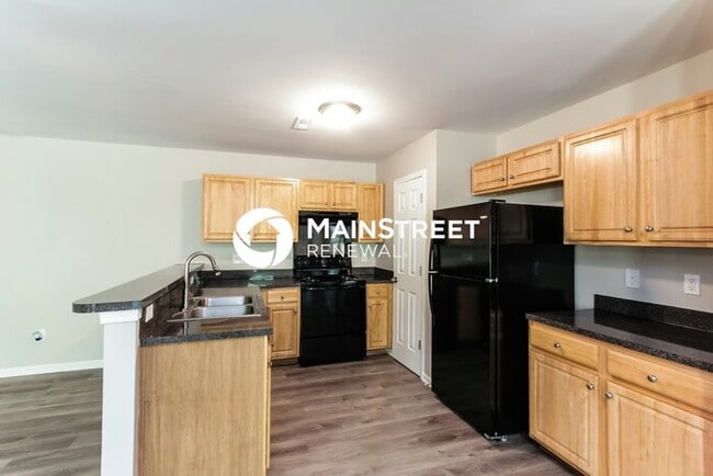 Building Photo - 3 Bedroom Pet-Friendly Home in Charlotte, NC with Main Street Renewal