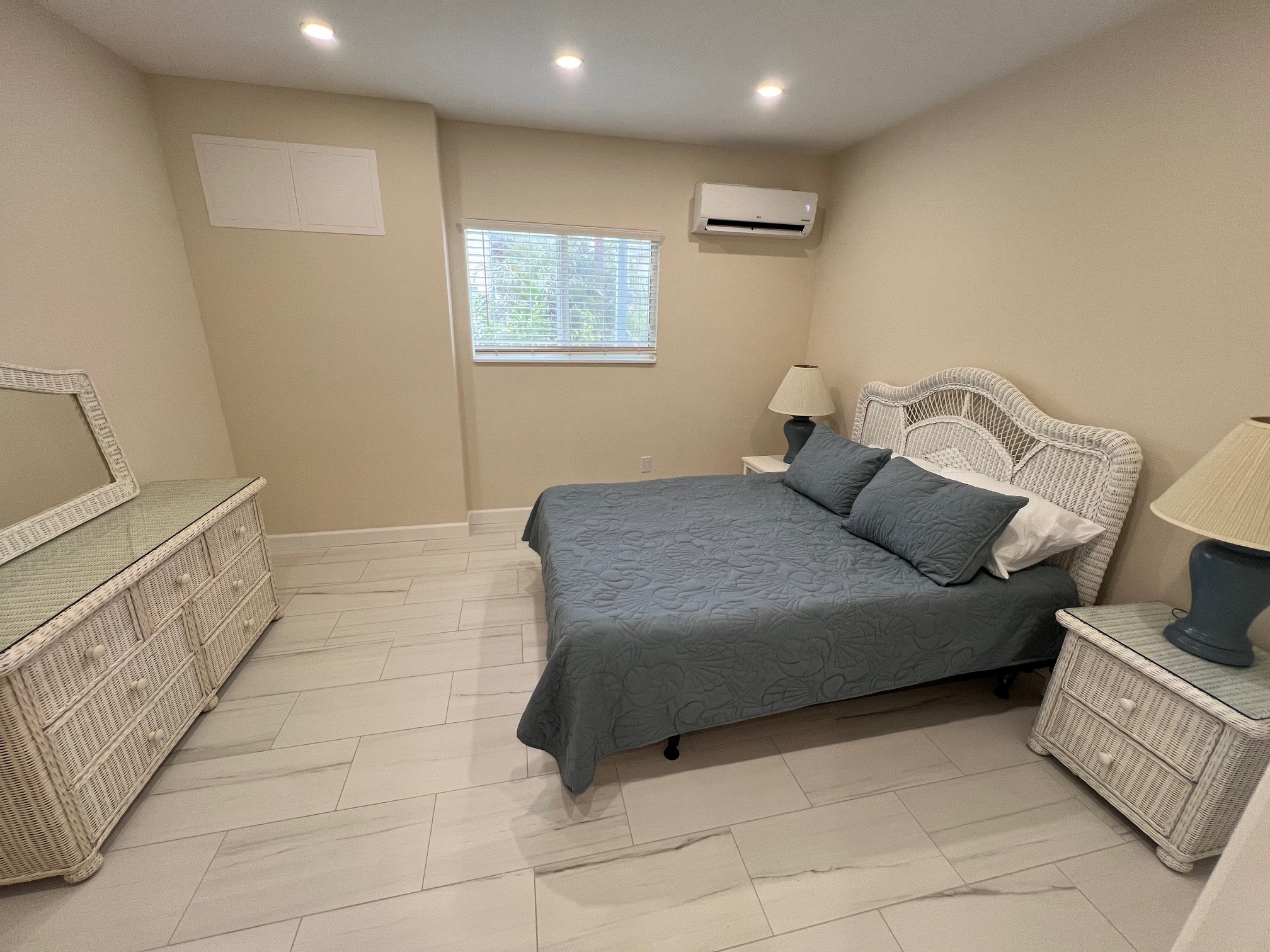 Building Photo - 191 Anchorage St