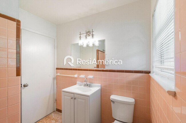 Building Photo - Newly Renovated 3/2 in Whitehaven