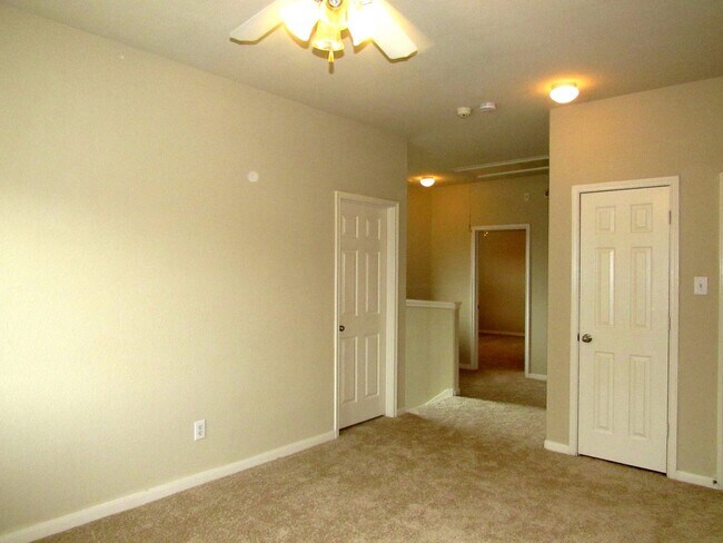 Building Photo - 21315 Bella Mountain Dr