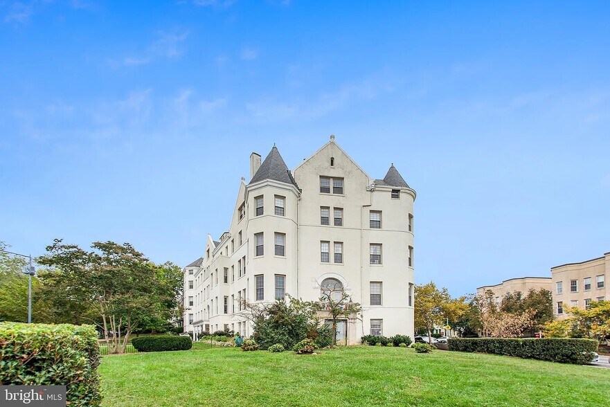Building Photo - 101 N Carolina Ave SE