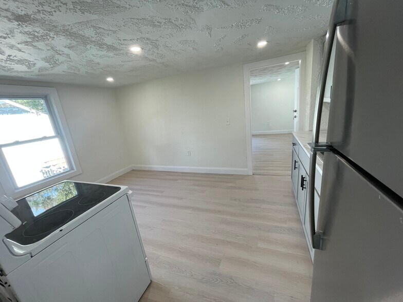 Building Photo - 55 Franklin Ave